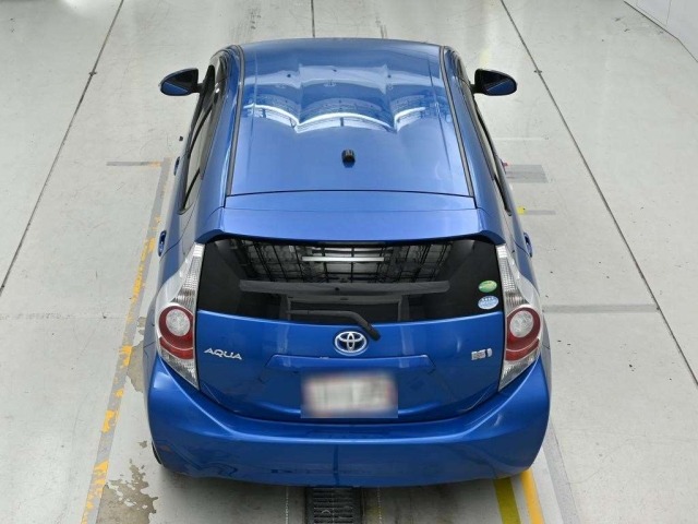 Toyota AQUA 2013 8048852-8