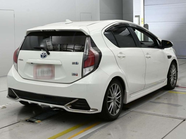 Toyota AQUA 2015 8048854-1