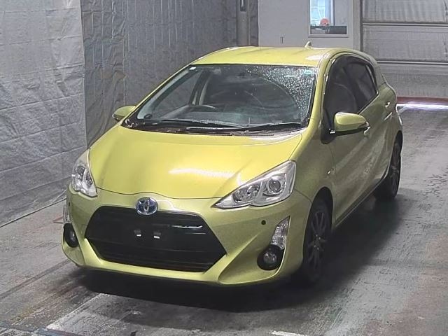Toyota AQUA 2015 8048856-0
