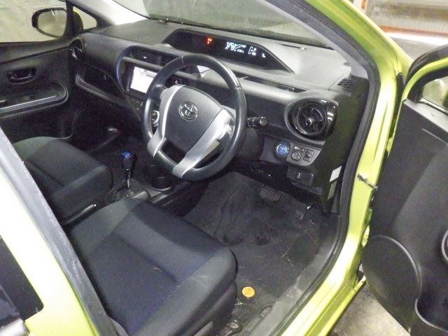 Toyota AQUA 2015 8048856-3