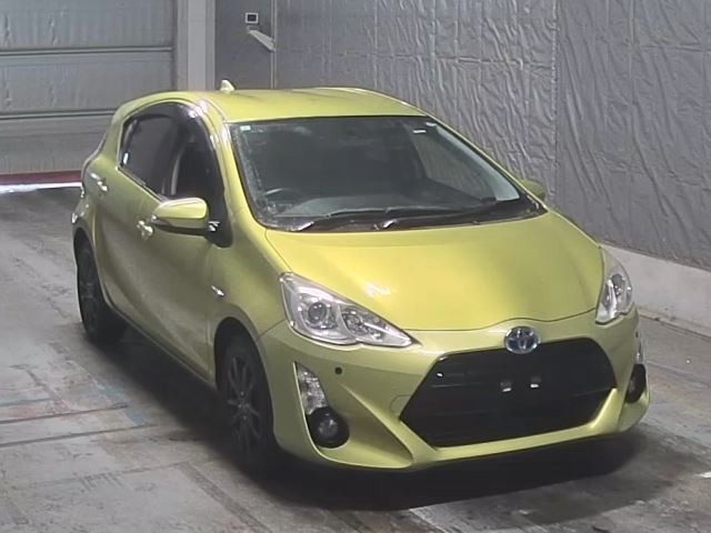 Toyota AQUA 2015 8048856-7