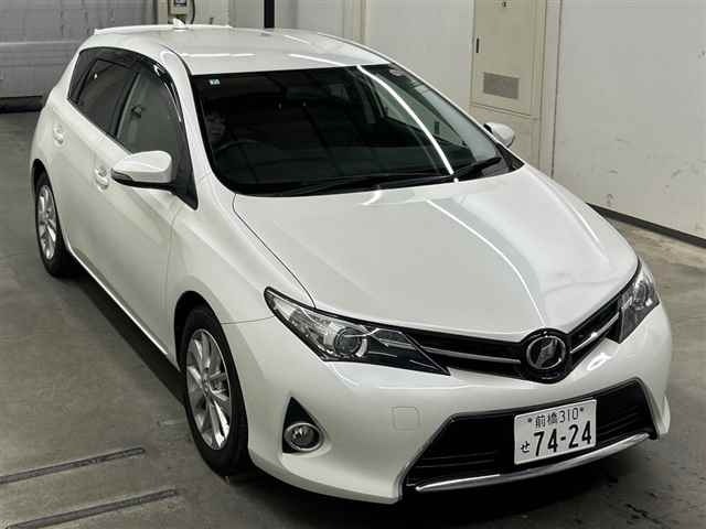 Toyota AURIS 2012 8051196-0