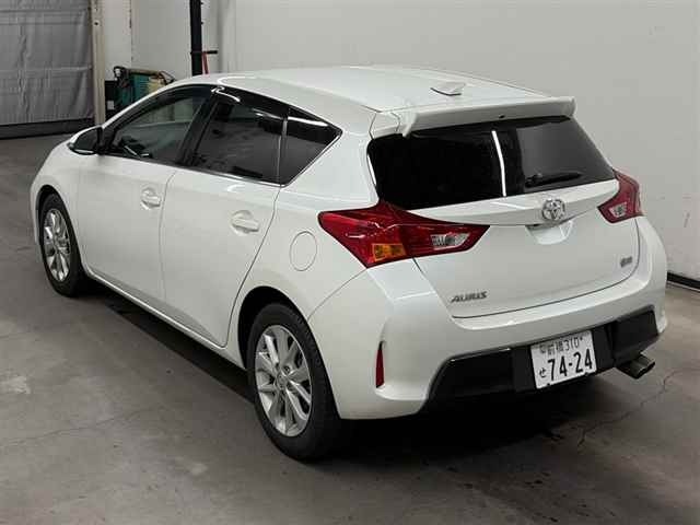 Toyota AURIS 2012 8051196-1