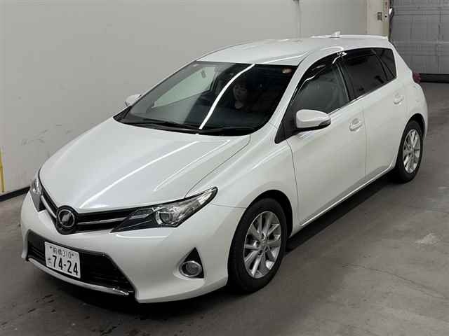 Toyota AURIS 2012 8051196-4