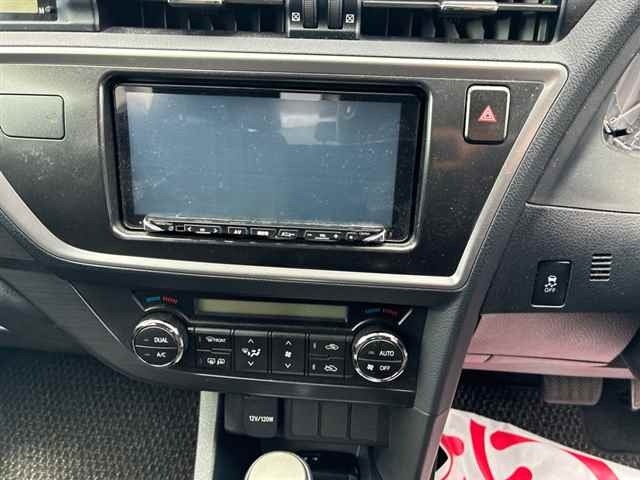 Toyota AURIS 2012 8051196-6