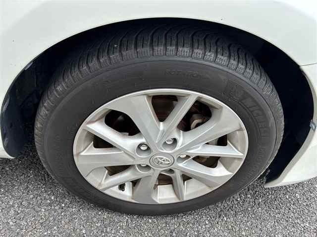 Toyota AURIS 2012 8051196-9