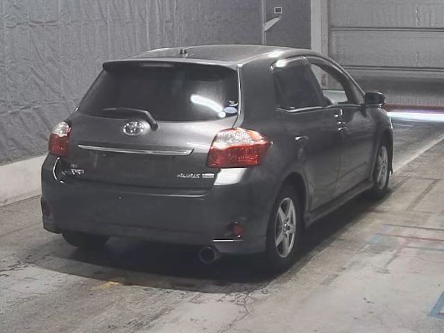 Toyota AURIS 2009 8051199-1