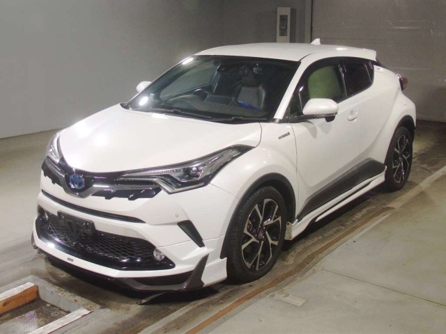 Toyota C-HR 2017 8049350-0