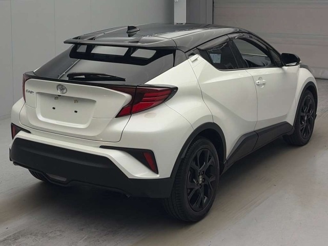 Toyota C-HR 2020 8049352-1