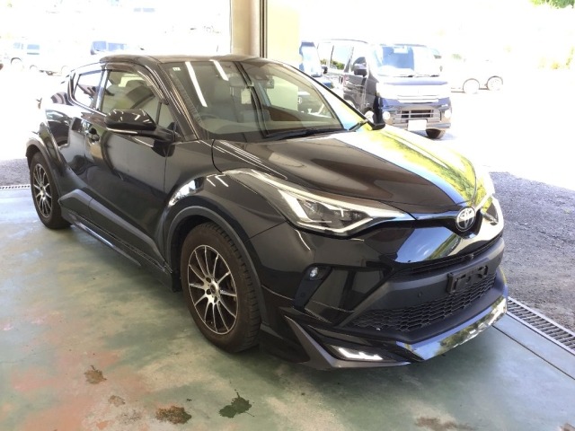 Toyota C-HR 2019 8049353-3