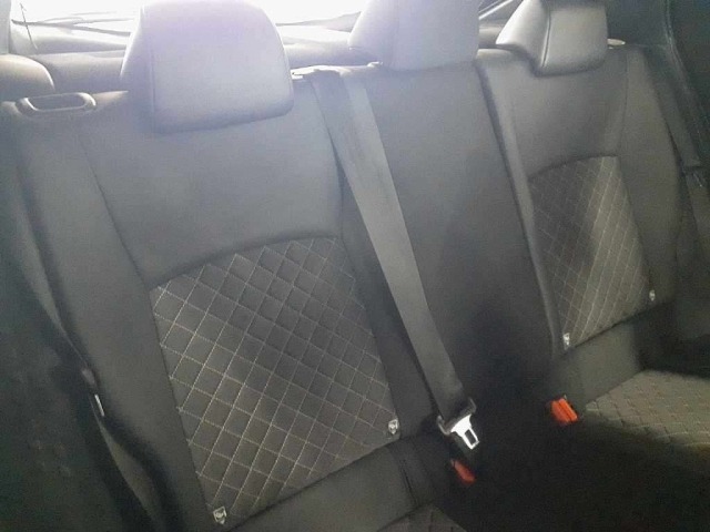 Toyota C-HR 2023 8049360-11