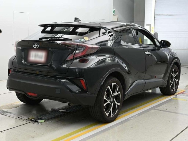 Toyota C-HR 2018 8049366-1