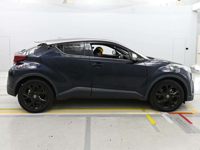 Toyota C-HR 2019 8049367-3