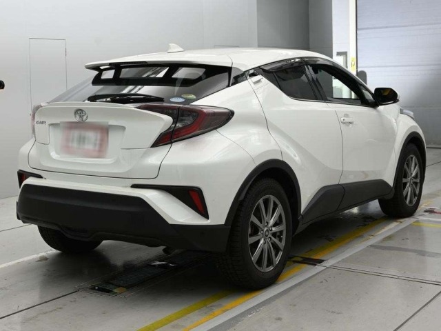 Toyota C-HR 2017 8049369-1