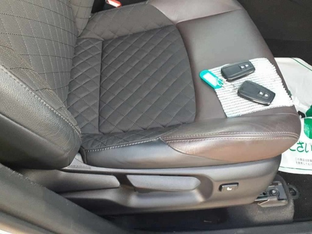 Toyota C-HR 2017 8049369-10
