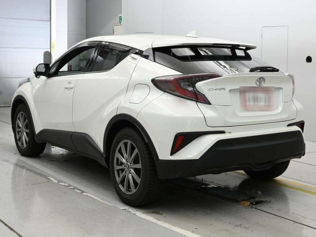 Toyota C-HR 2017 8049369-6