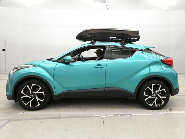 Toyota C-HR 2017 8049370-4