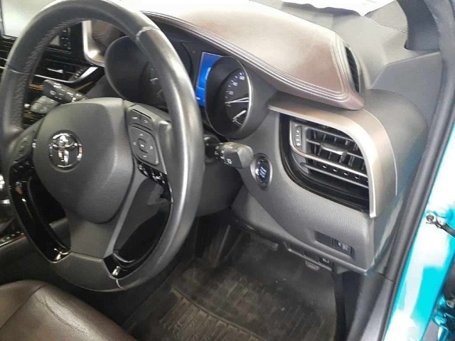 Toyota C-HR 2017 8049370-9