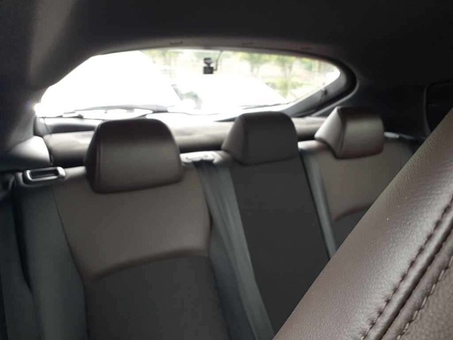 Toyota C-HR 2017 8049371-11