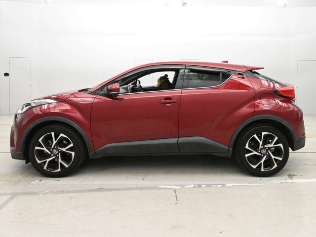 Toyota C-HR 2017 8049371-4