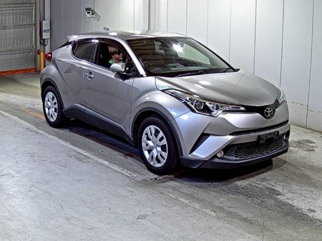 Toyota C-HR 2017 8049372-0