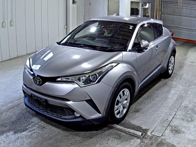 Toyota C-HR 2017 8049372-4
