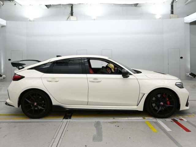 Honda CIVIC 2025 8048507-3