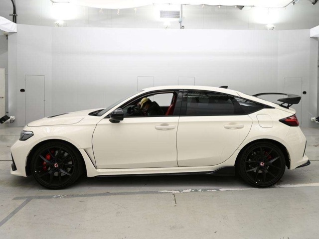 Honda CIVIC 2025 8048507-4
