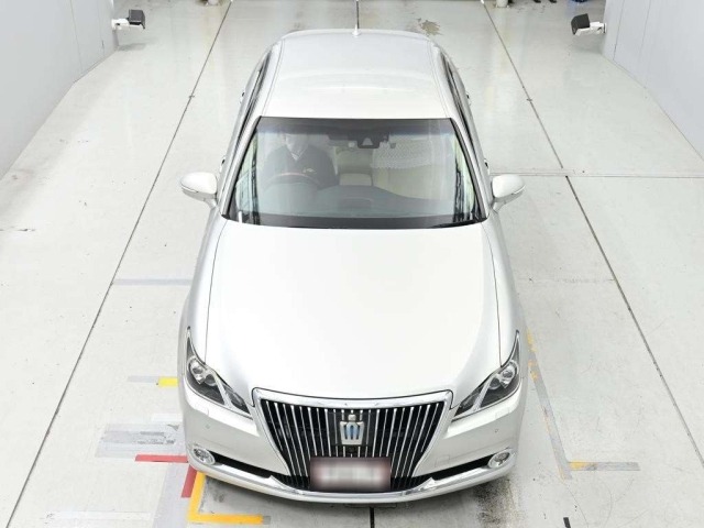Toyota CROWN MAJESTA 2017 8049935-7
