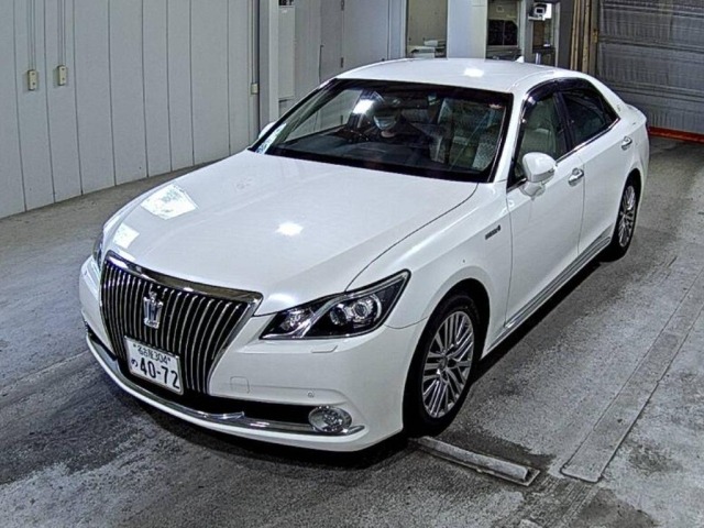 Toyota CROWN MAJESTA 2014 8049936-4