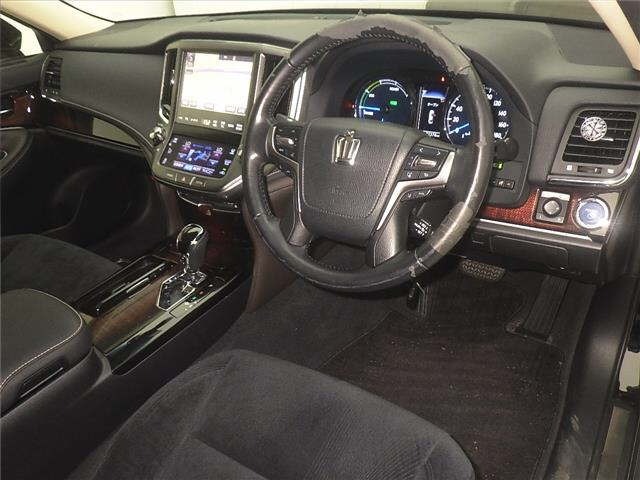 Toyota CROWN 2016 8048925-3