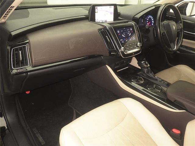 Toyota CROWN 2018 8048930-4