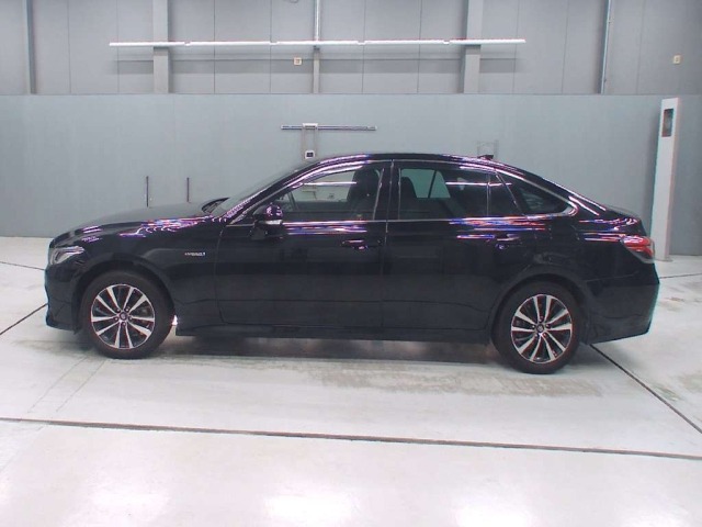 Toyota CROWN 2018 8048963-4