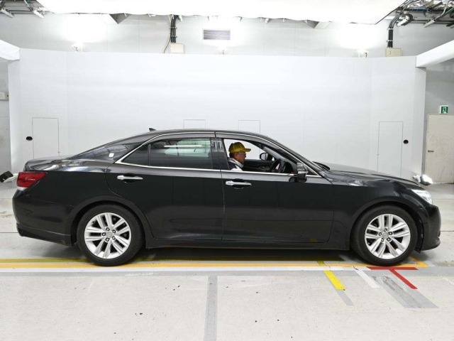 Toyota CROWN 2013 8048975-3