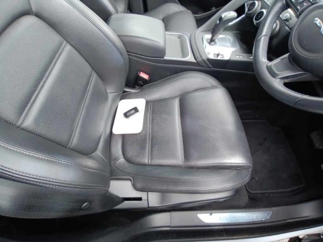 Jaguar E-PACE 2019 8049181-10