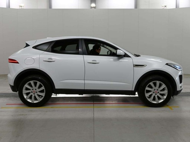 Jaguar E-PACE 2019 8049181-3