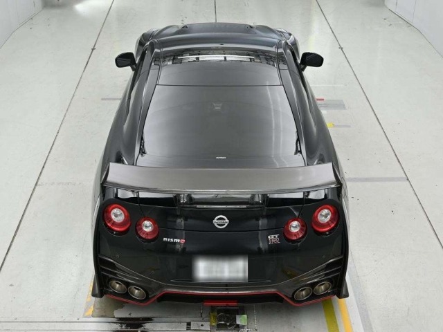 Nissan GT-R 2018 8048131-8