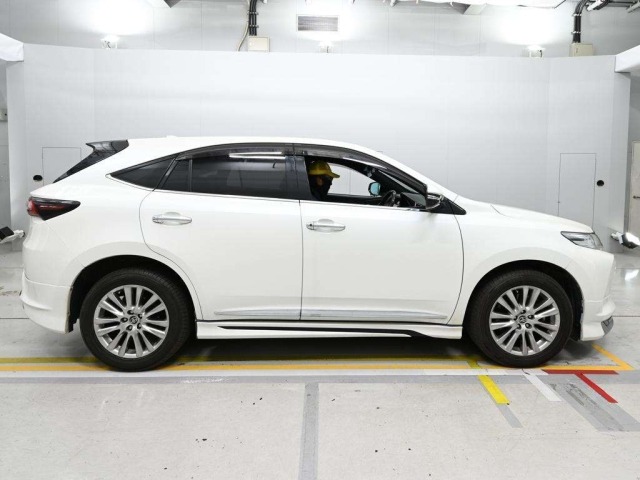 Toyota HARRIER 2018 8048907-3