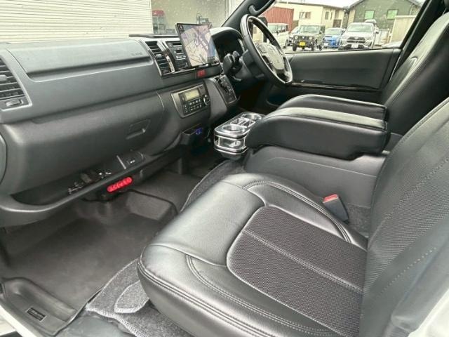 Toyota HIACE VAN 2021 8045761-2