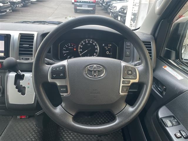Toyota HIACE VAN 2023 8045771-16