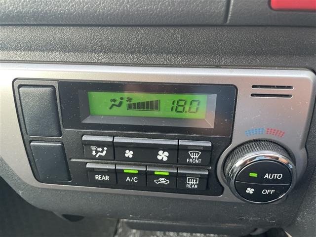 Toyota HIACE VAN 2023 8045771-17