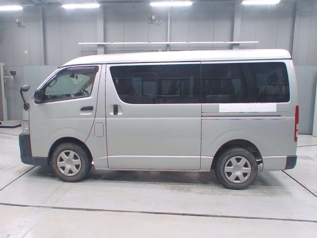Toyota HIACE WAGON 2017 8046946-4