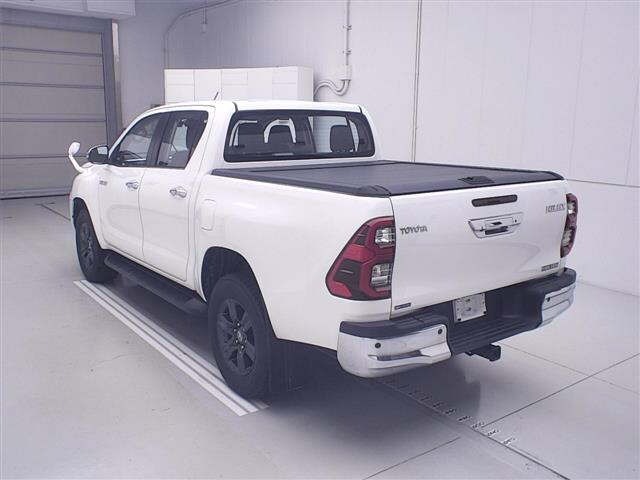 Toyota HILUX 2023 8051009-1