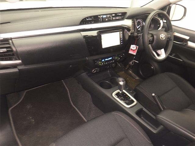Toyota HILUX 2023 8051009-4