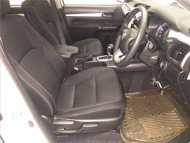 Toyota HILUX 2023 8051009-5