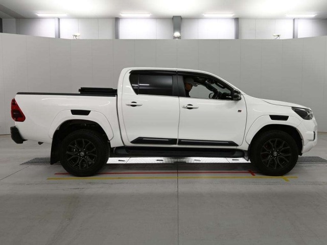 Toyota HILUX 2022 8051016-3