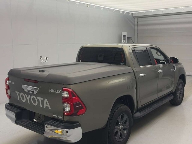 Toyota HILUX 2024 8051017-1