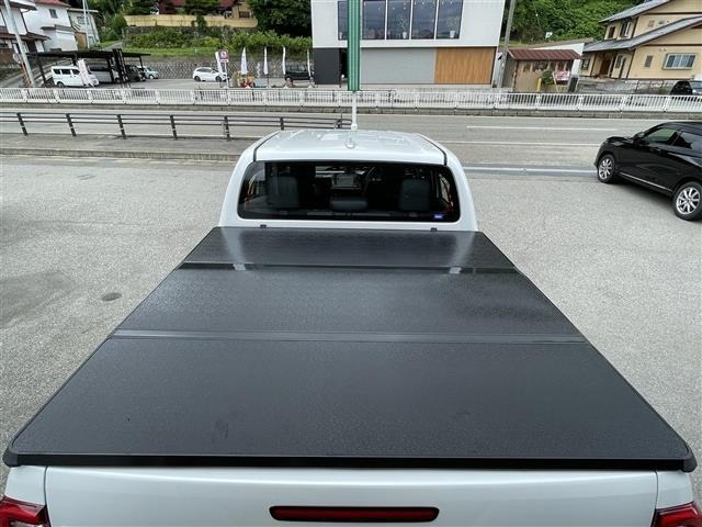 Toyota HILUX 2024 8051154-3
