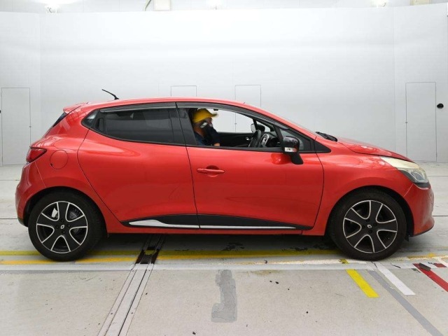 Renault LUTECIA 2016 8050654-3