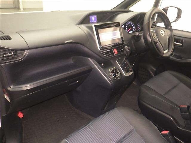 Toyota NOAH 2016 8048921-4